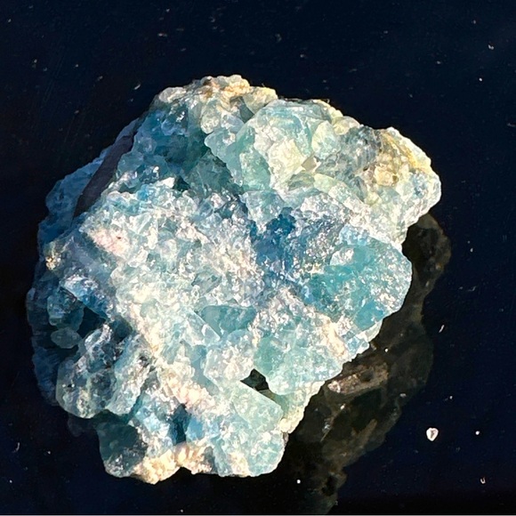 106cts/Vietnam Natural Unheat Blue Aquamarine Rough Crystal - Picture 8 of 17